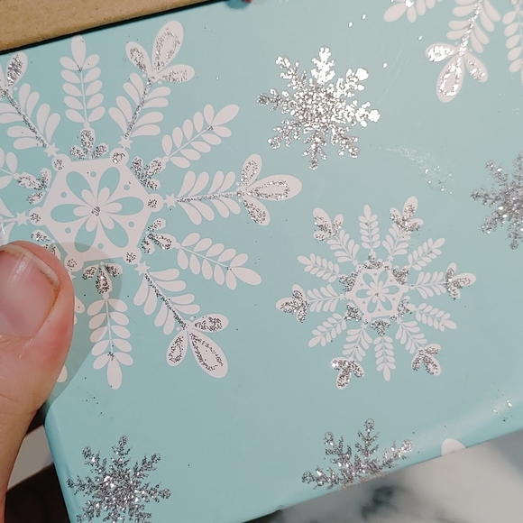 Glitter Snowflake Box Set - Picture 2 of 3